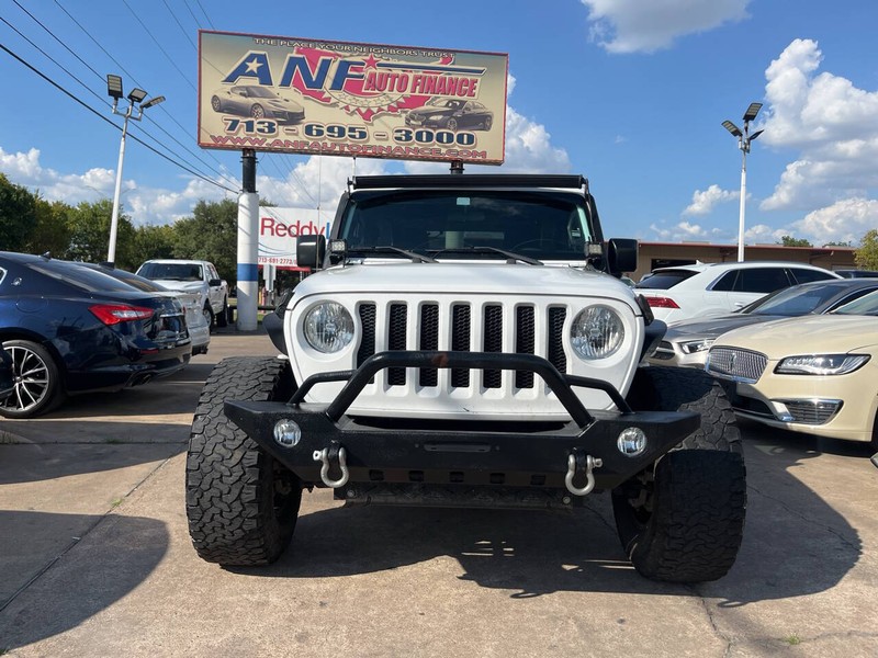 Jeep Wrangler Vehicle Image 02