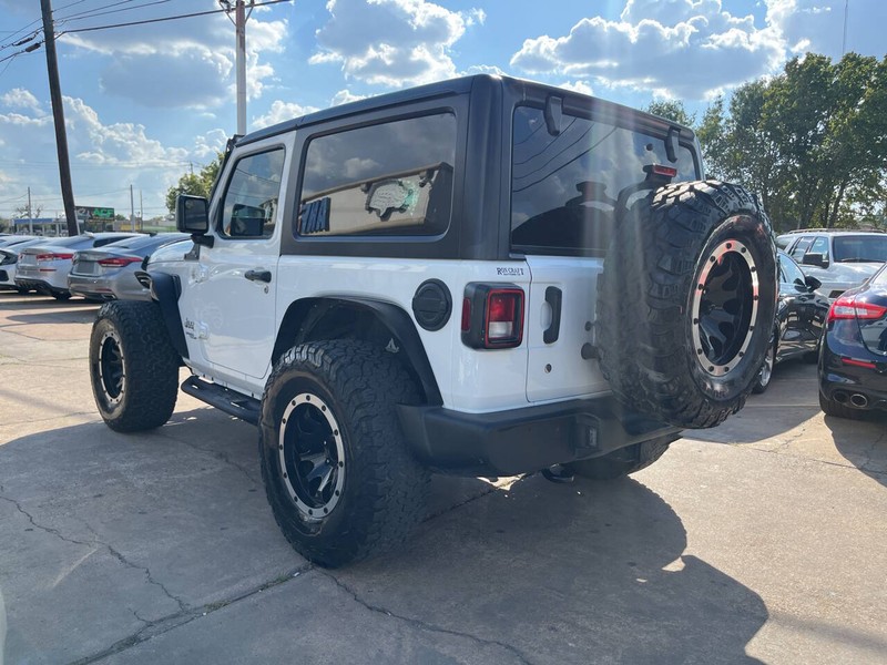 Jeep Wrangler Vehicle Image 03
