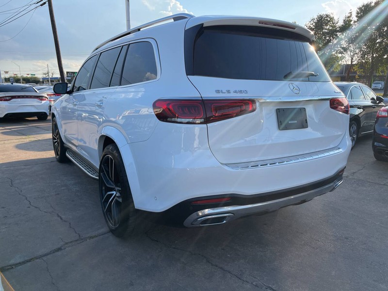 Mercedes-Benz GLS Vehicle Image 03