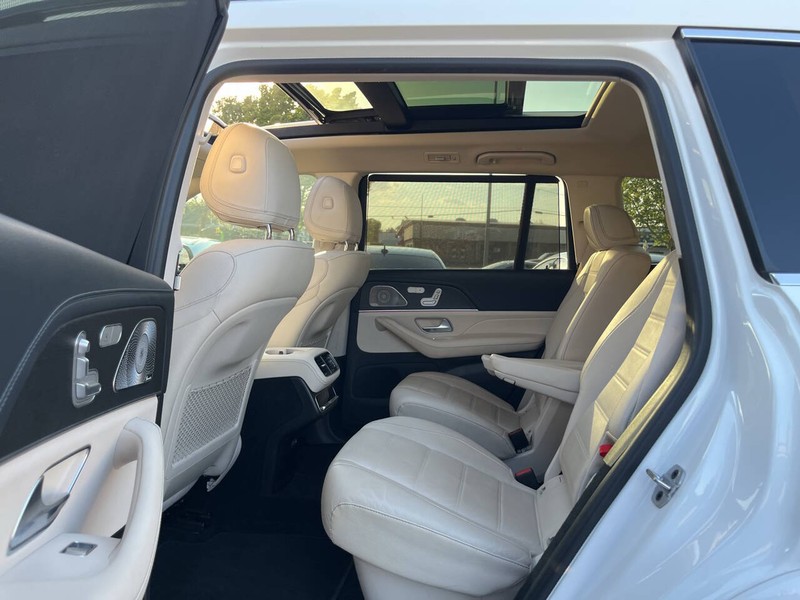 Mercedes-Benz GLS Vehicle Image 08