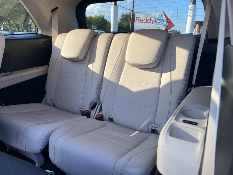 Mercedes-Benz GLS Vehicle Image 09