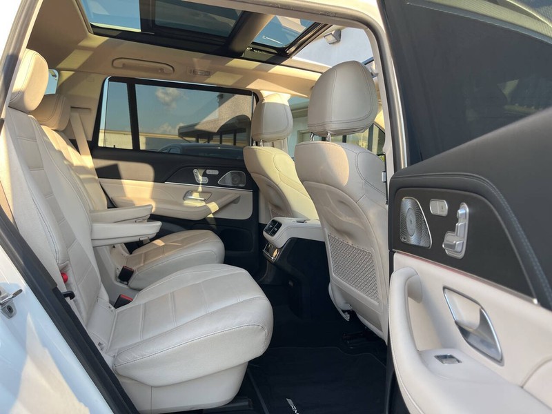 Mercedes-Benz GLS Vehicle Image 12