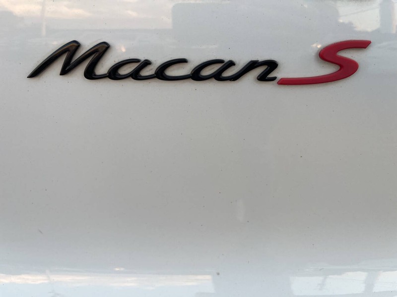 Porsche Macan Vehicle Image 06
