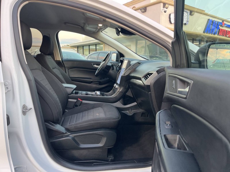 Ford Edge Vehicle Image 11