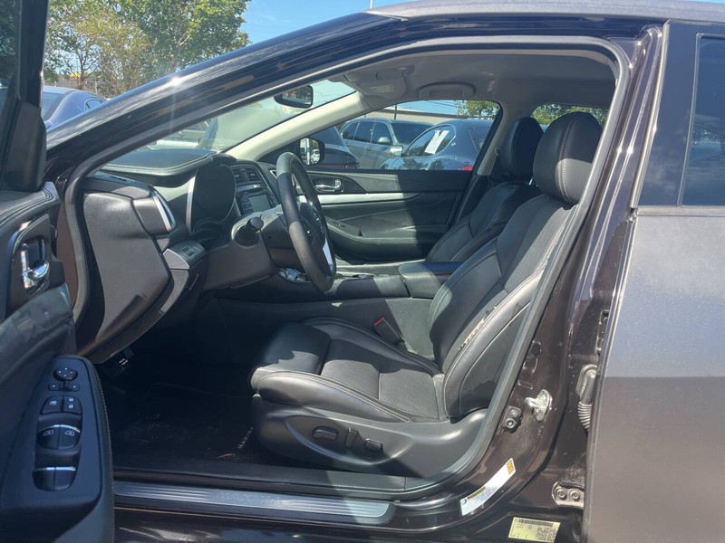 Nissan Maxima Vehicle Image 07