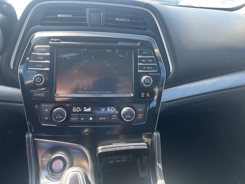 Nissan Maxima Vehicle Image 12
