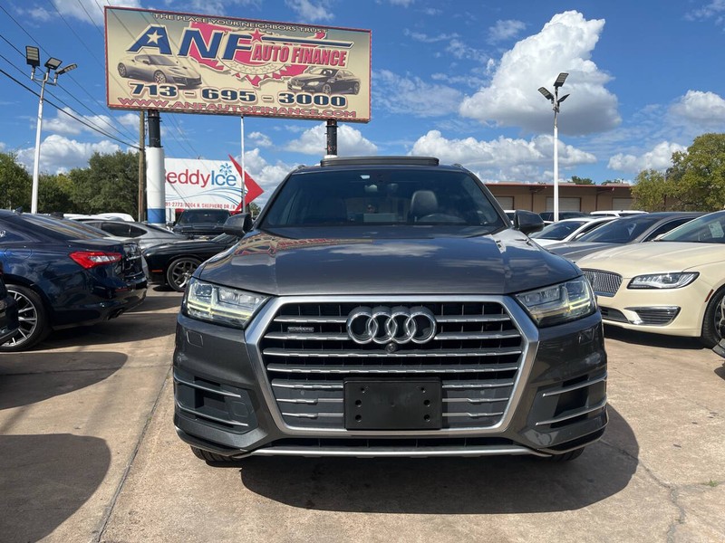 Audi Q7 Vehicle Image 02