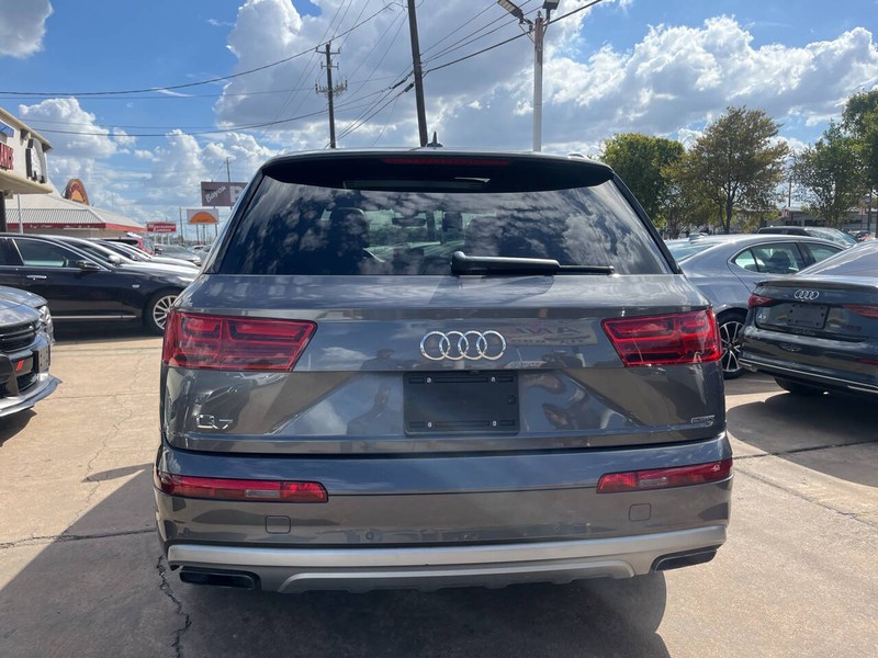 Audi Q7 Vehicle Image 04