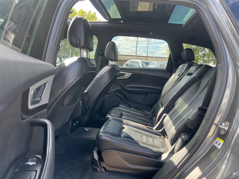 Audi Q7 Vehicle Image 08