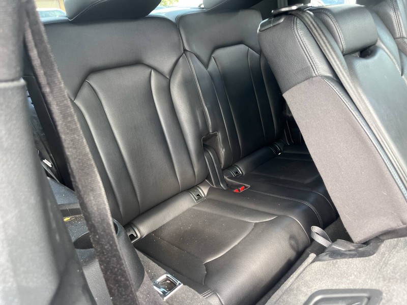 Audi Q7 Vehicle Image 11