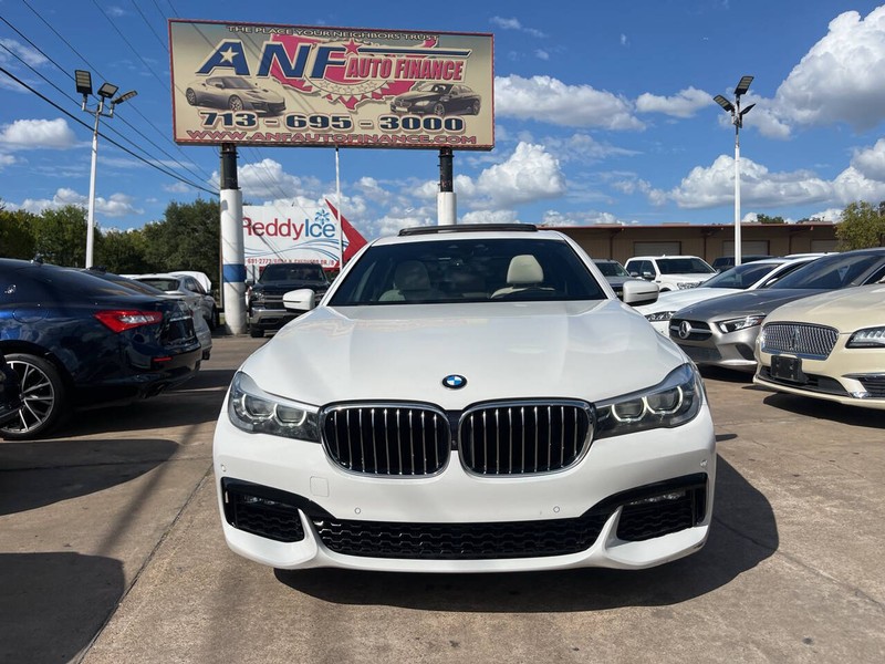 BMW 7 Series Vehicle Image 02