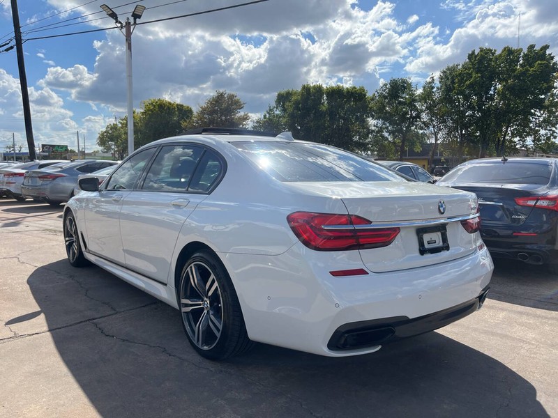 BMW 7 Series Vehicle Image 03