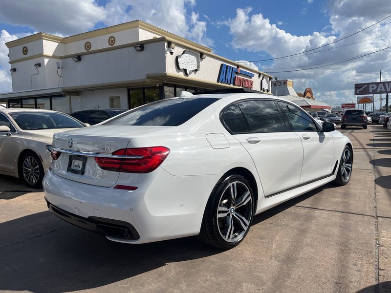 BMW 7 Series Vehicle Image 05