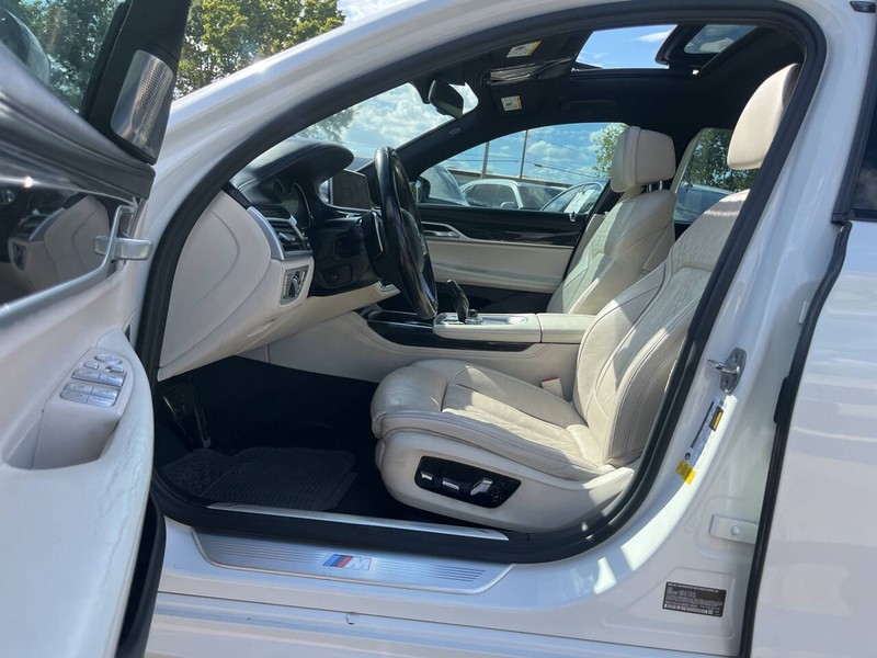 BMW 7 Series Vehicle Image 07
