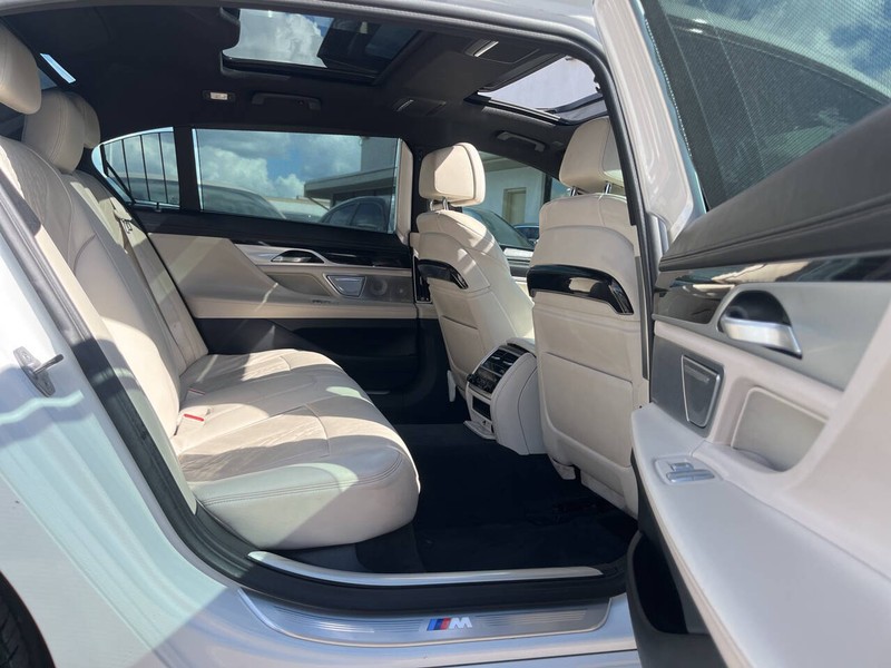 BMW 7 Series Vehicle Image 10