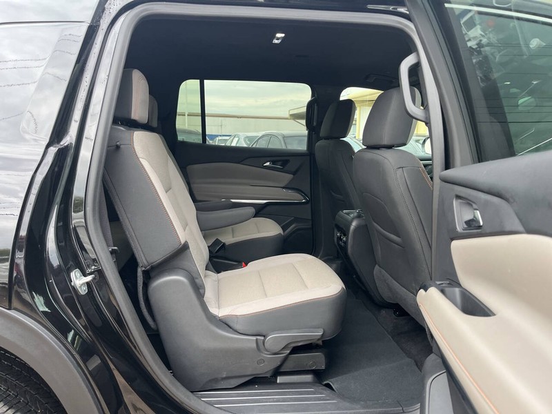 Chevrolet Traverse Vehicle Image 11