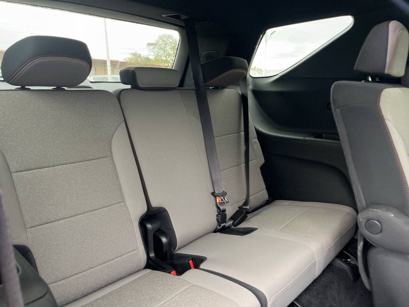 Chevrolet Traverse Vehicle Image 12