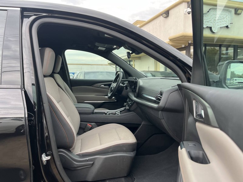 Chevrolet Traverse Vehicle Image 13