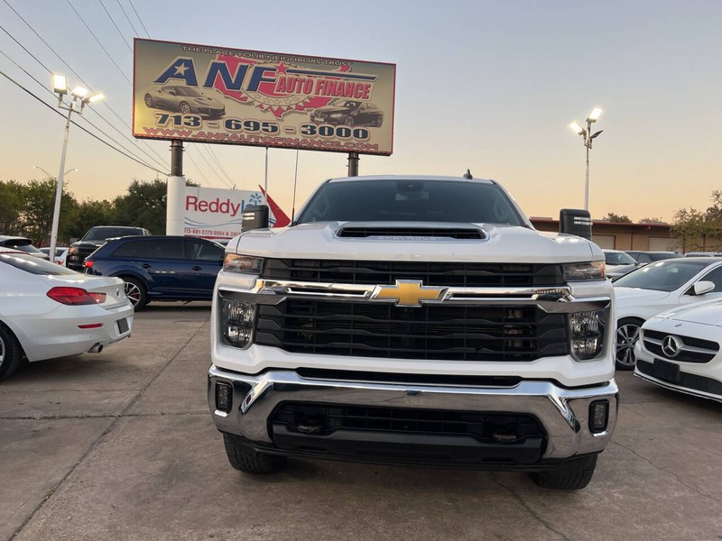 Chevrolet Silverado 2500HD Vehicle Image 02