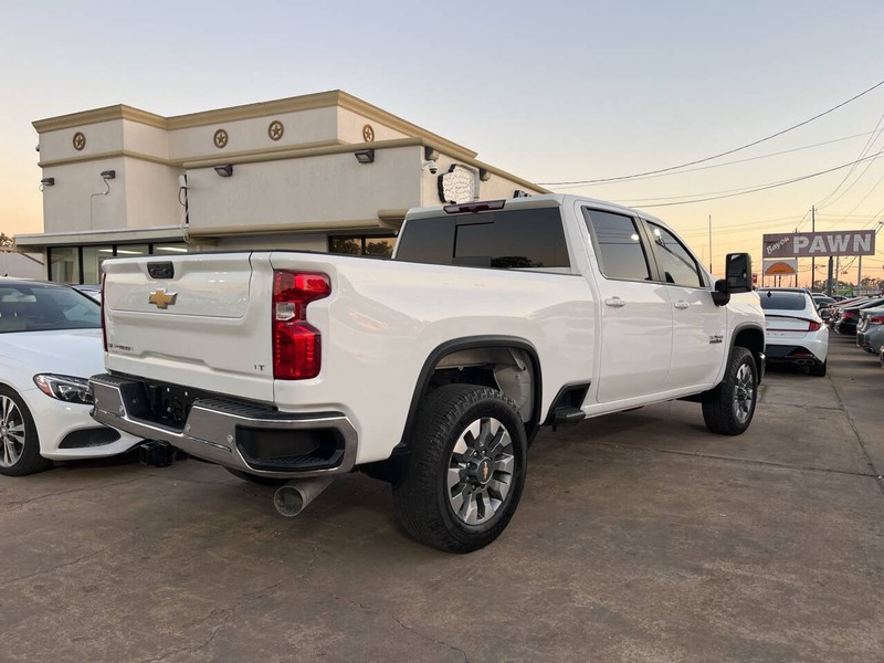 Chevrolet Silverado 2500HD Vehicle Image 05