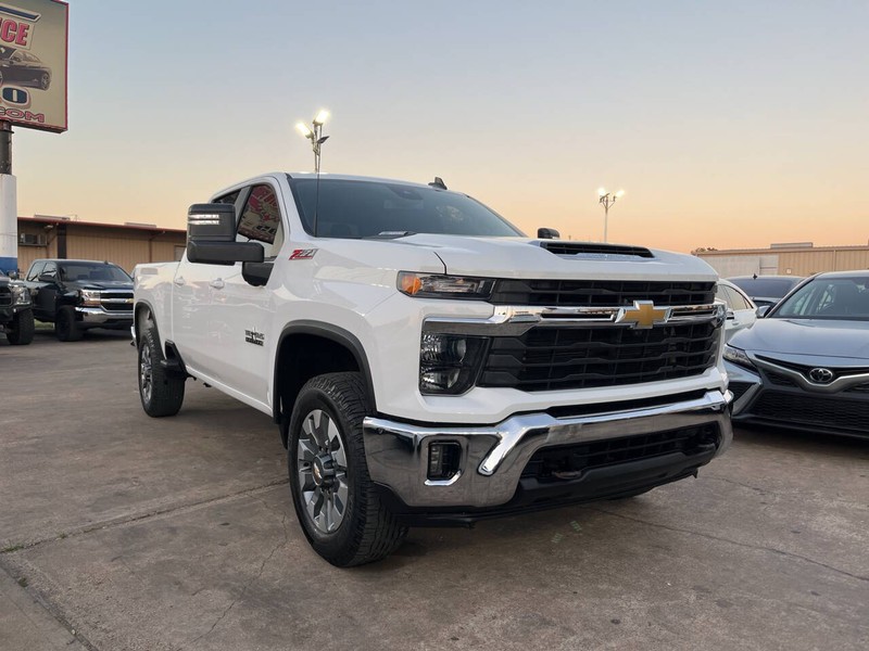 Chevrolet Silverado 2500HD Vehicle Image 06
