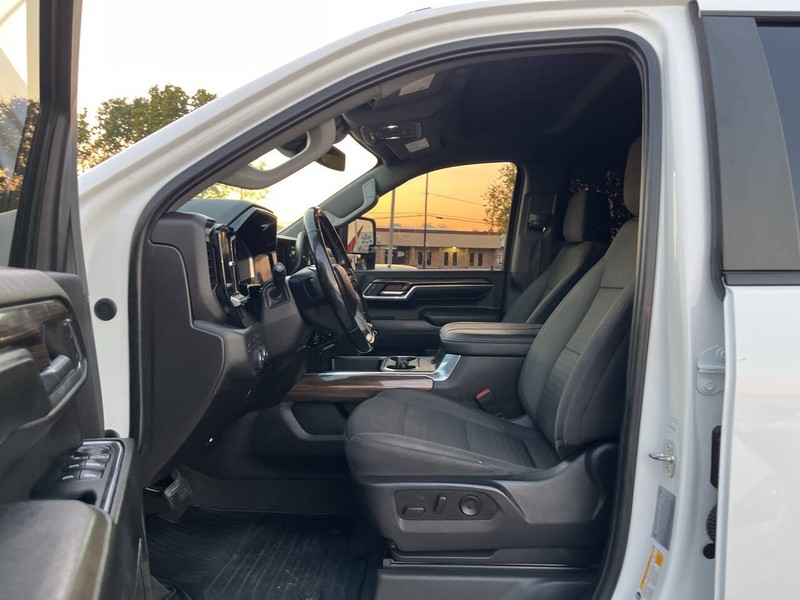 Chevrolet Silverado 2500HD Vehicle Image 07