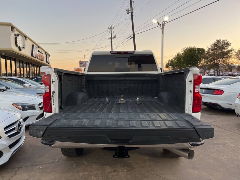 Chevrolet Silverado 2500HD Vehicle Image 10