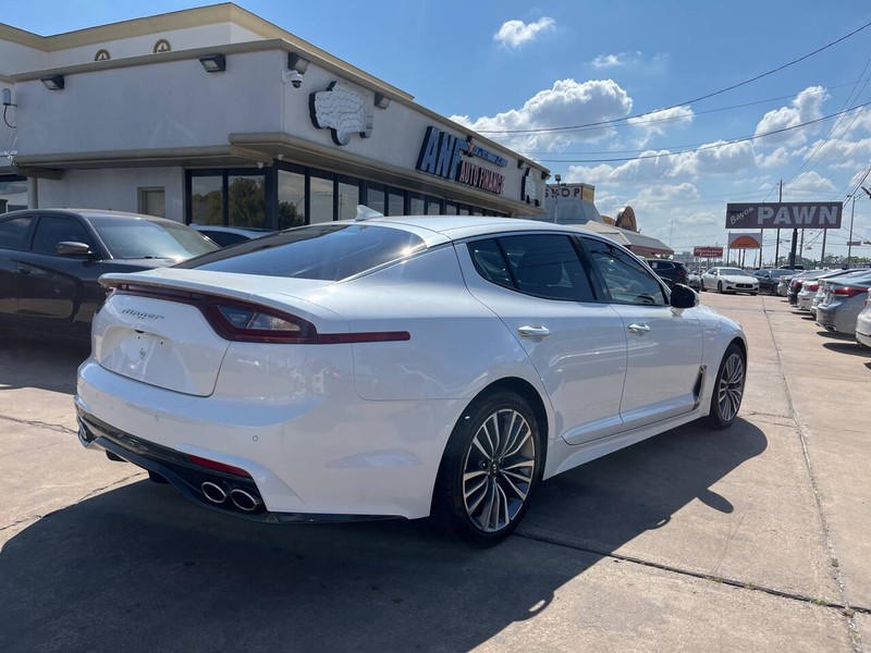 Kia Stinger Vehicle Image 05