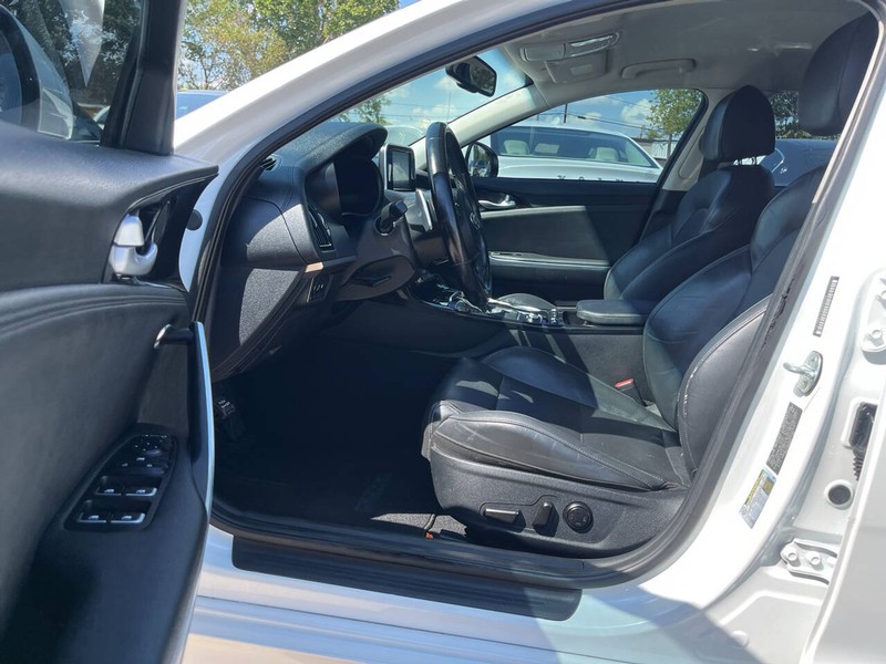 Kia Stinger Vehicle Image 08