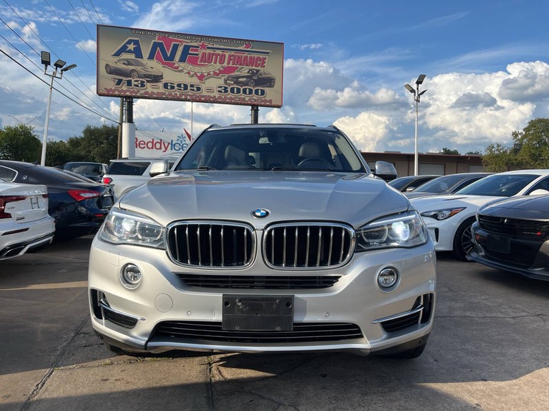 BMW X5 Vehicle Image 02