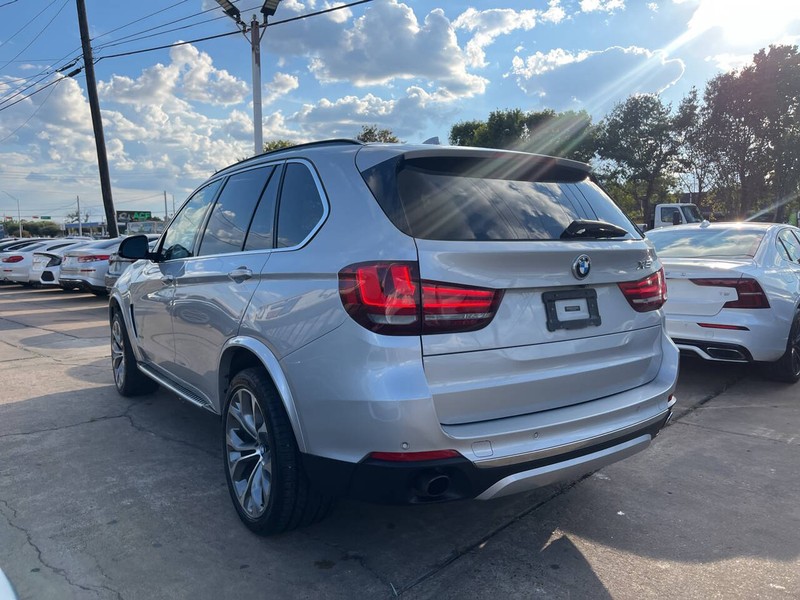 BMW X5 Vehicle Image 03