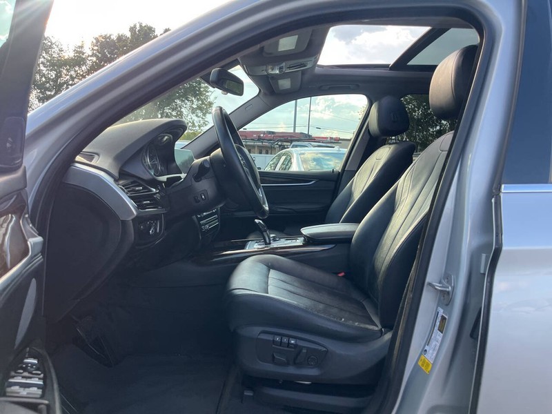 BMW X5 Vehicle Image 07
