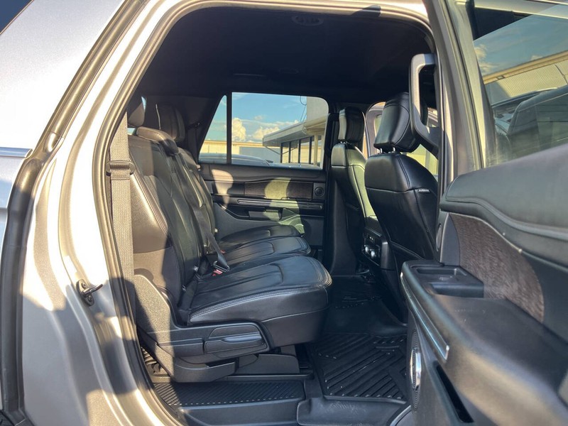 Ford Expedition Max Vehicle Image 10