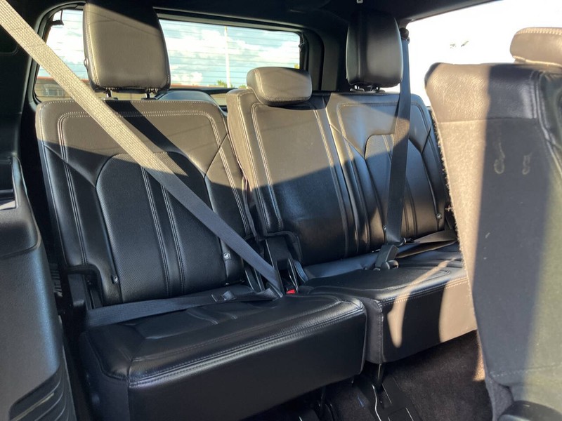 Ford Expedition Max Vehicle Image 11