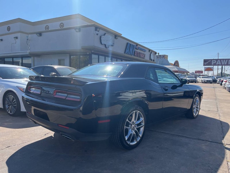 Dodge Challenger Vehicle Image 05
