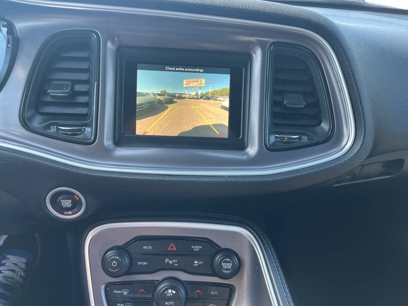Dodge Challenger Vehicle Image 12