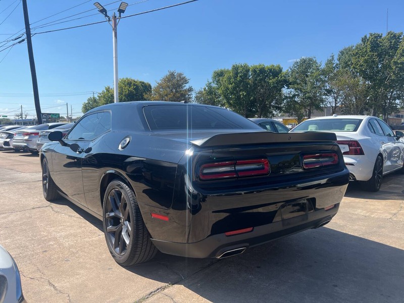 Dodge Challenger Vehicle Image 03