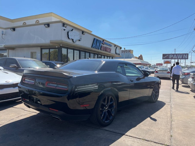 Dodge Challenger Vehicle Image 05