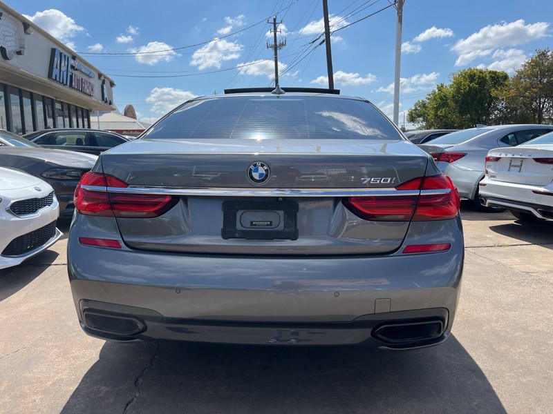 BMW 7 Series Vehicle Image 04