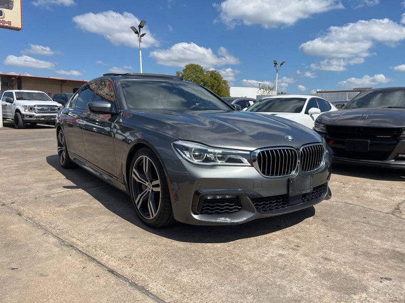 BMW 7 Series Vehicle Image 06