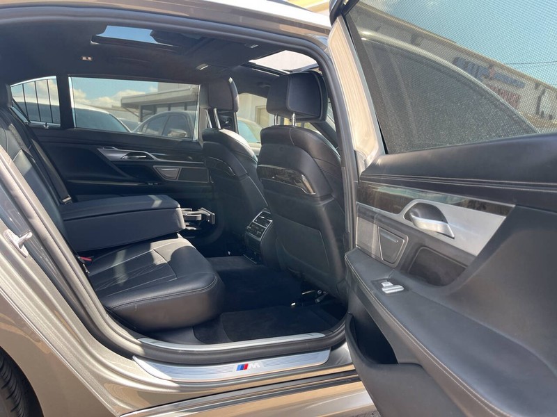BMW 7 Series Vehicle Image 11