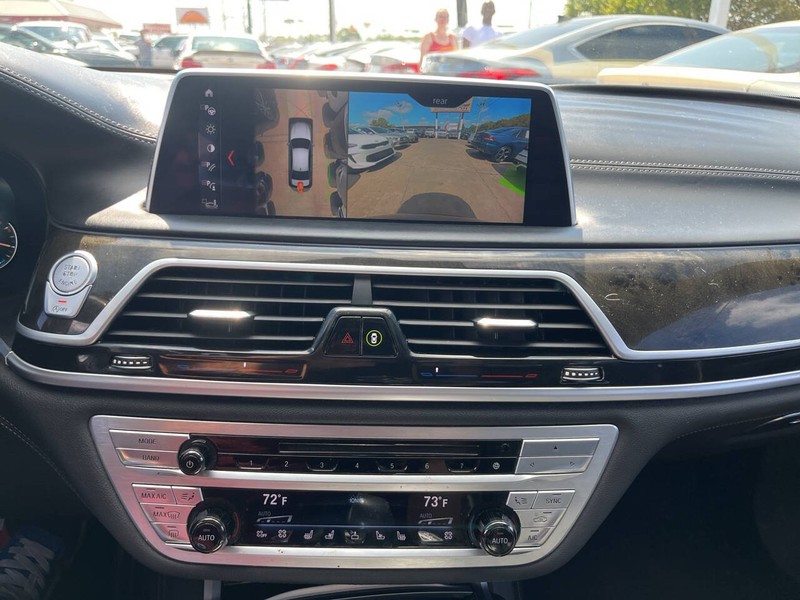 BMW 7 Series Vehicle Image 13
