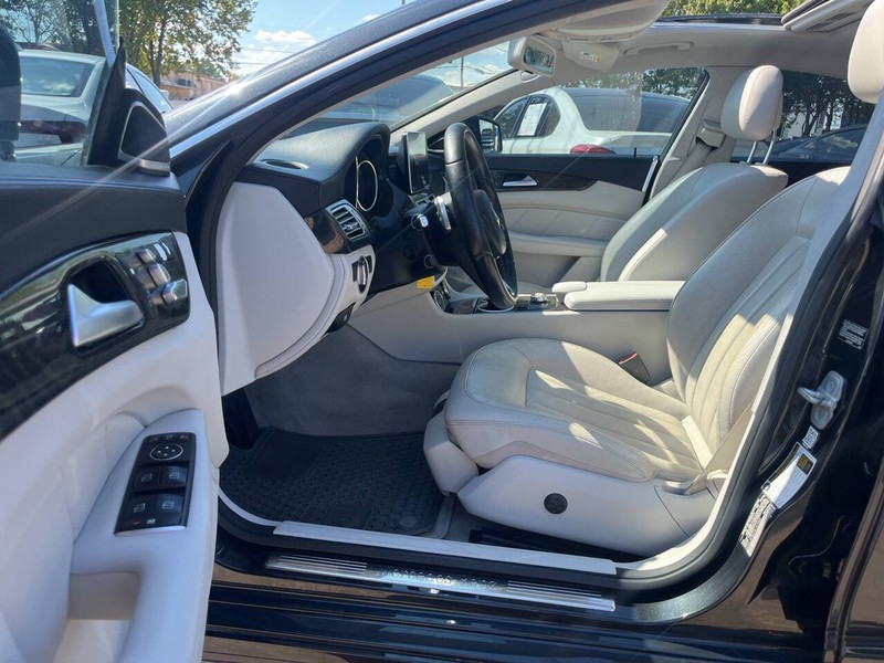 Mercedes-Benz CLS-Class Vehicle Image 07