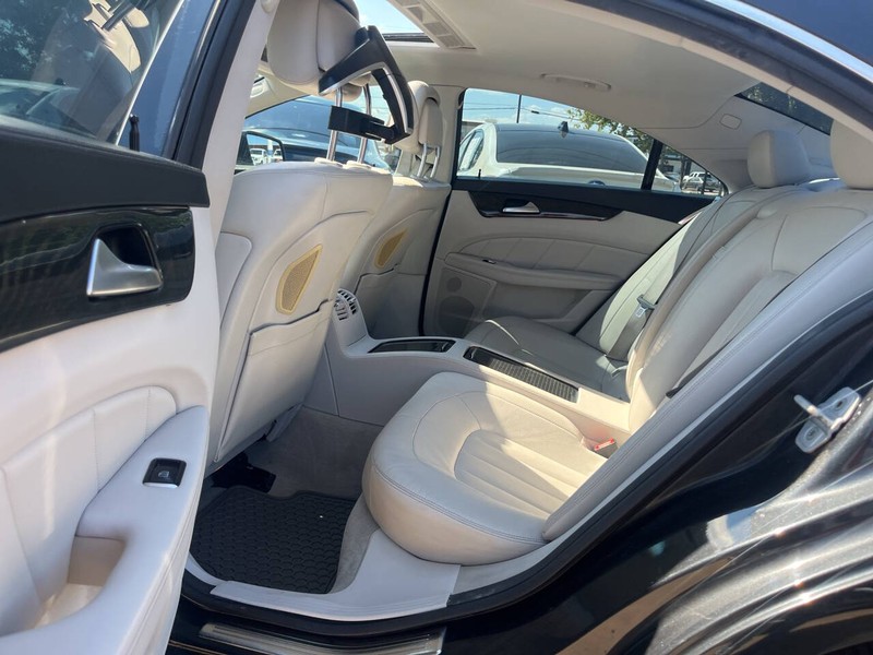 Mercedes-Benz CLS-Class Vehicle Image 08