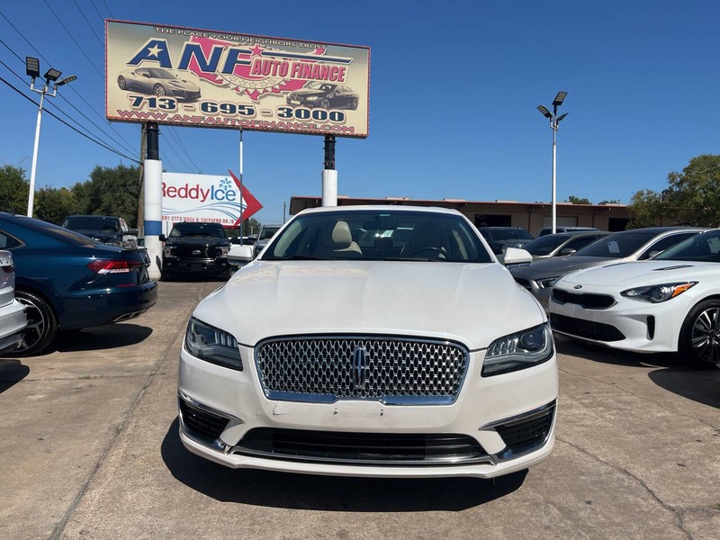 Lincoln MKZ Vehicle Image 02