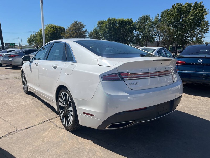 Lincoln MKZ Vehicle Image 03