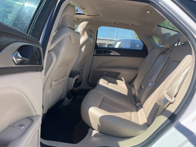 Lincoln MKZ Vehicle Image 08