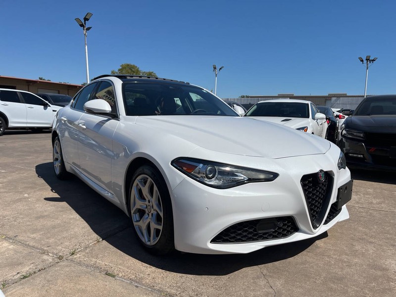 Alfa Romeo Giulia Vehicle Image 07