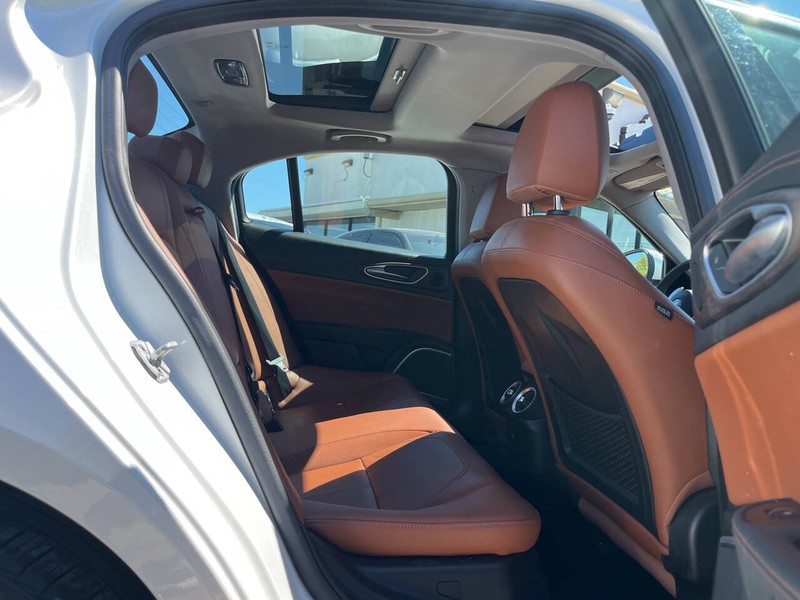 Alfa Romeo Giulia Vehicle Image 11
