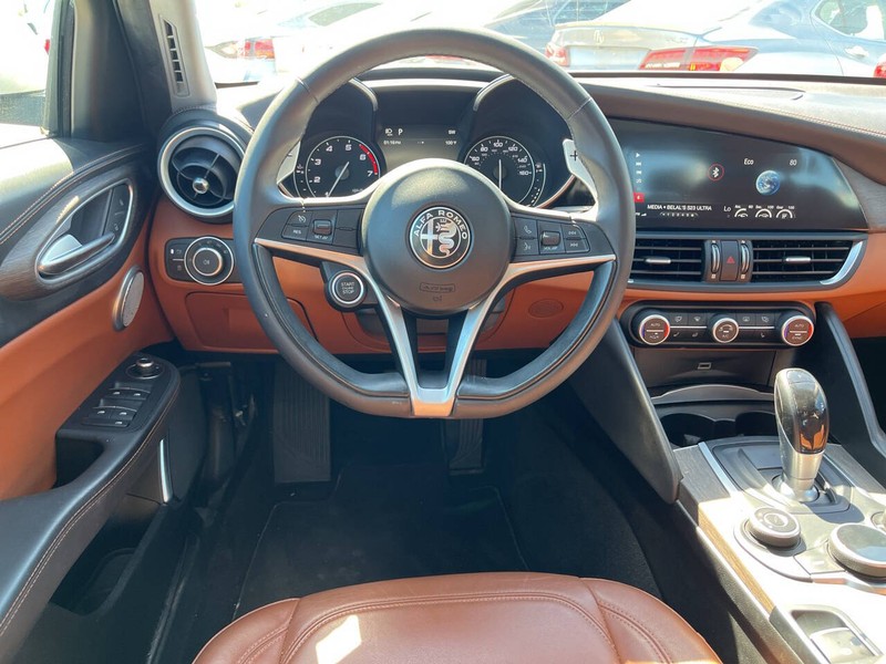 Alfa Romeo Giulia Vehicle Image 13